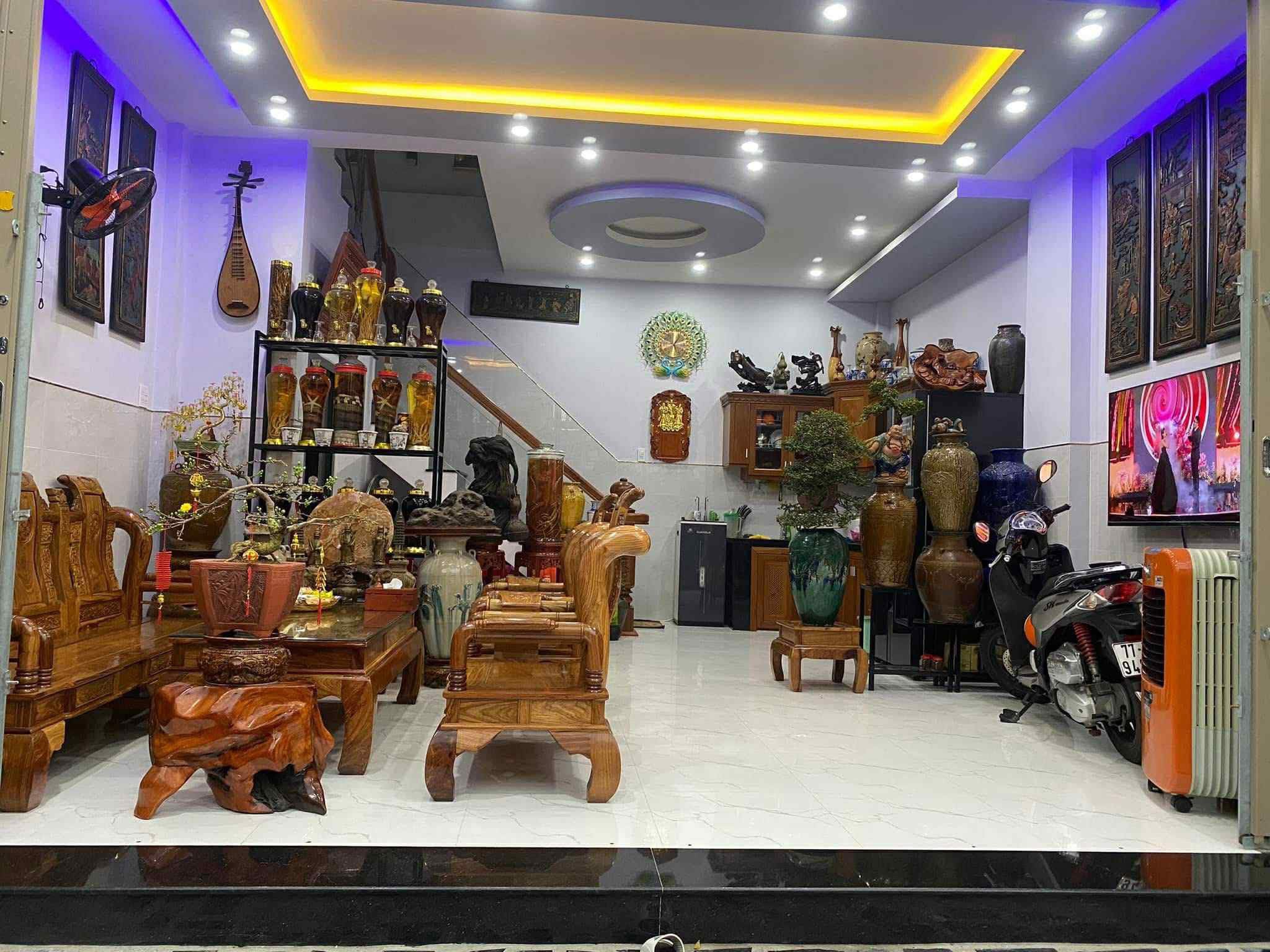 Cần bán Nhà mặt tiền đường Bạch Đằng, Phường Hải Cảng, Diện tích 41m², Giá 4.6 Tỷ