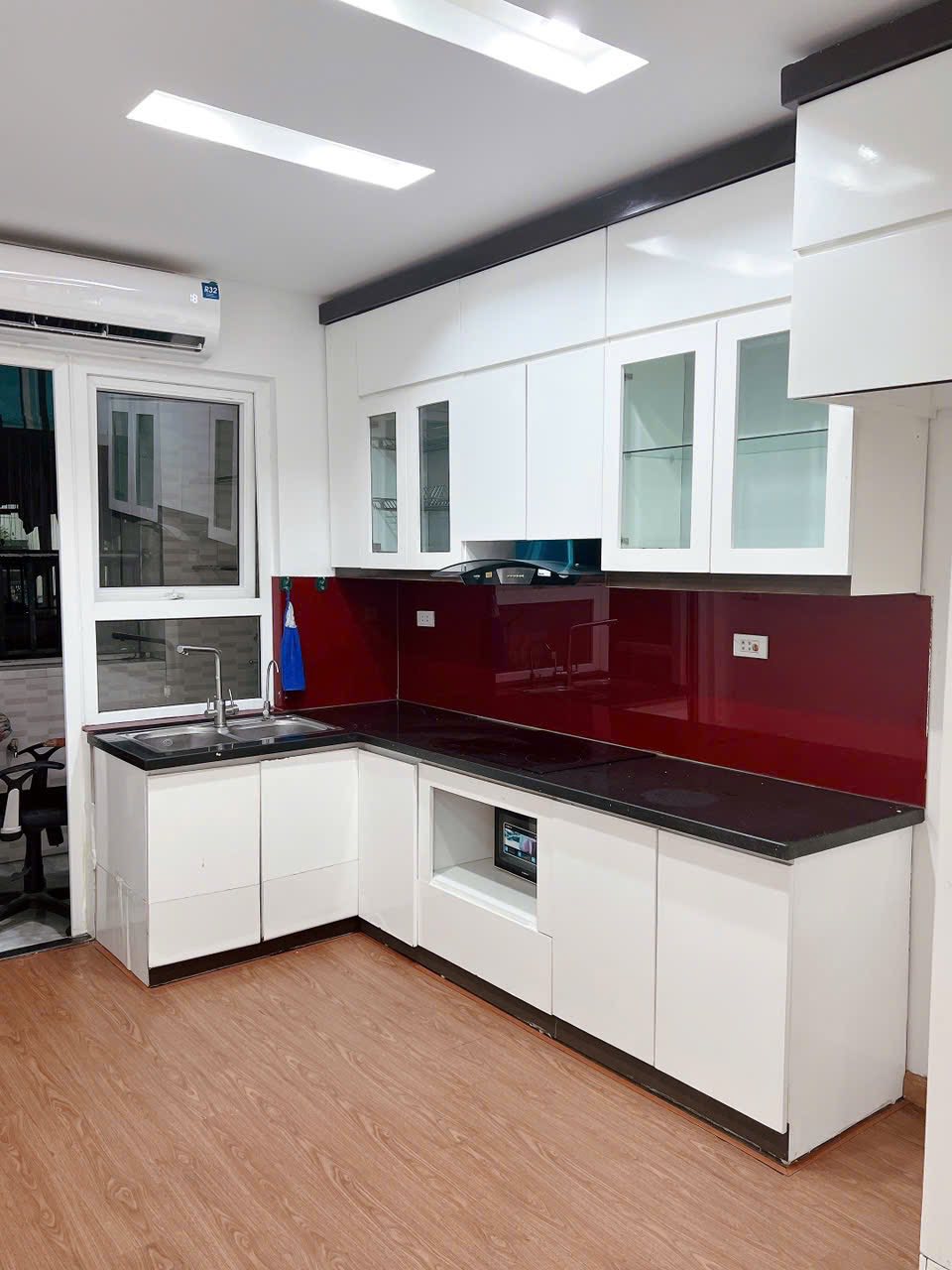 Bán Nhà Tại HH Linh Đàm- View Hồ Gió Đông Nam Mát Mẻ- Giá Chỉ 2.4x 2