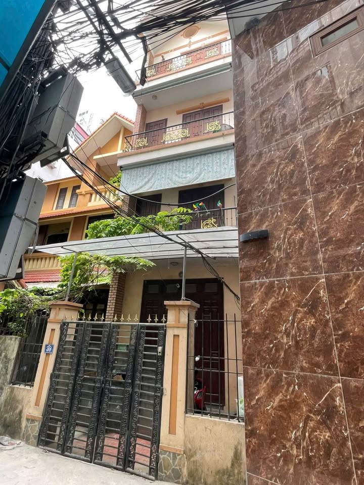 Cần bán gấp nhà 4 tầng x 56m, lô vuông , nở hậu, hai mặt thoáng- Xuân Phương- Hà Nội. 4