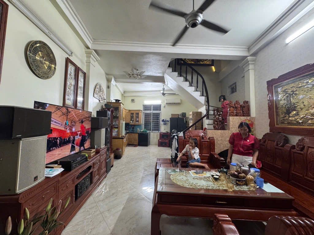 Mặt Phố Vị Trí Vàng Nguyễn Thái Học - Mặt Tiền 7M, 215m², 110 Tỷ - SDCC  Cơ hội sở hữu 2