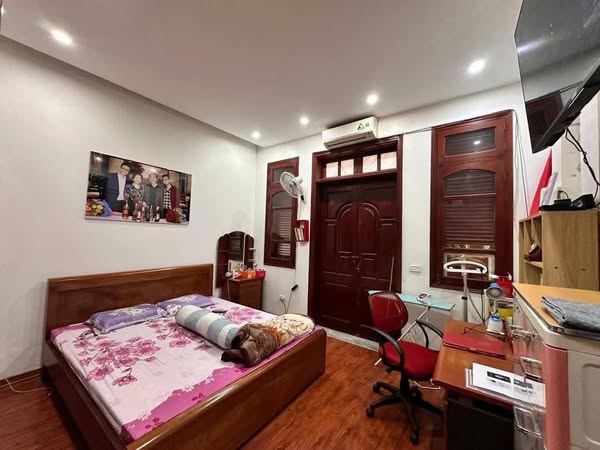 CẦU GIẤY! MỘT NHÀ RA PHỐ - NGÕ Ô TÔ THÔNG CÁC NGẢ - THANG MÁY -  - SỔ ĐỎ HOA KHÔI 3