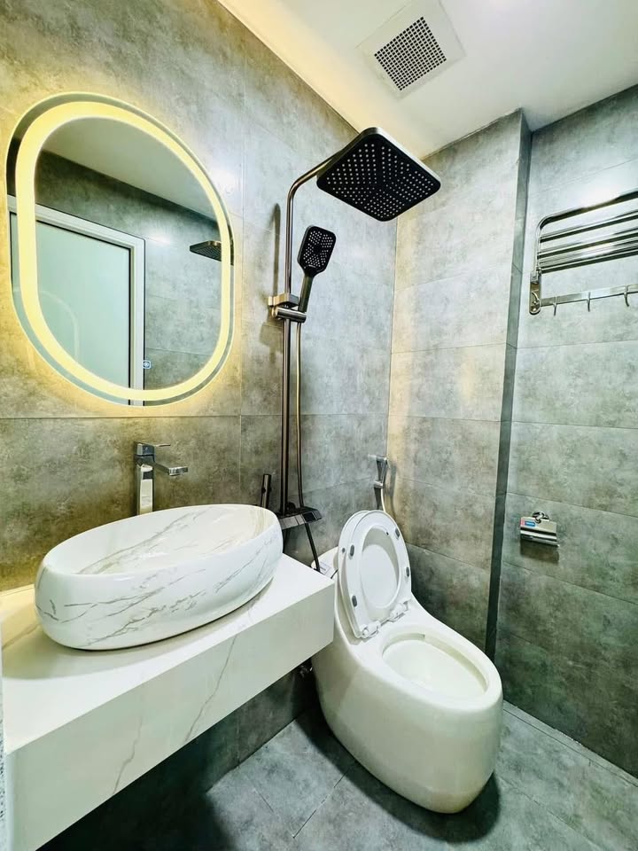 B.ÁN NHÀ SIÊU PHẨM TẠI THỦY KHUÊ – 5 TẦNG  – LÔ GÓC -  MẶT TIỀN RỘNG – CÁCH PHỐ CHỈ 10M 2