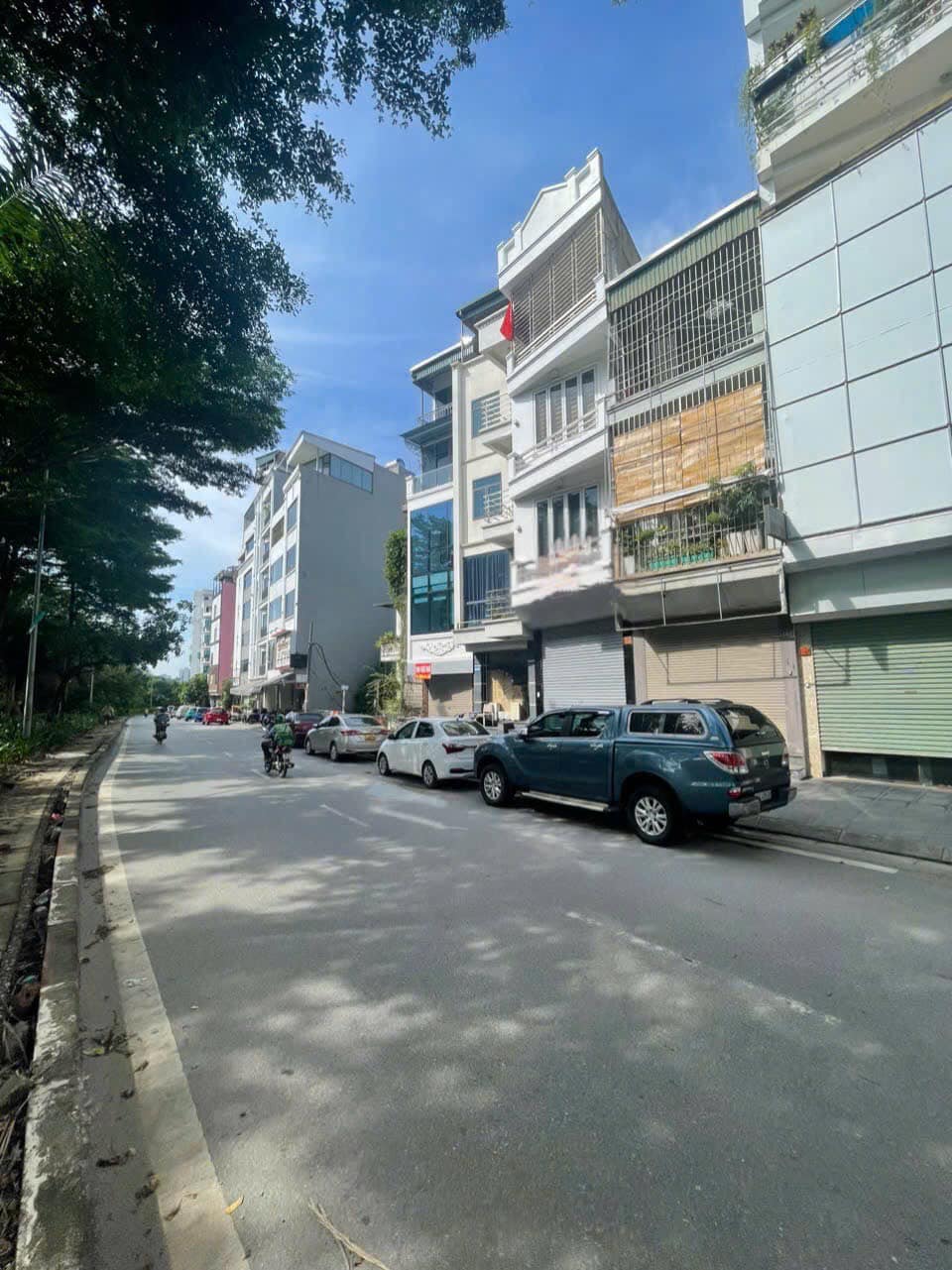 Thuê nguyên căn 6 tầng làm kinh doanh, ở- Đường Bưởi, Ba Đình. 6