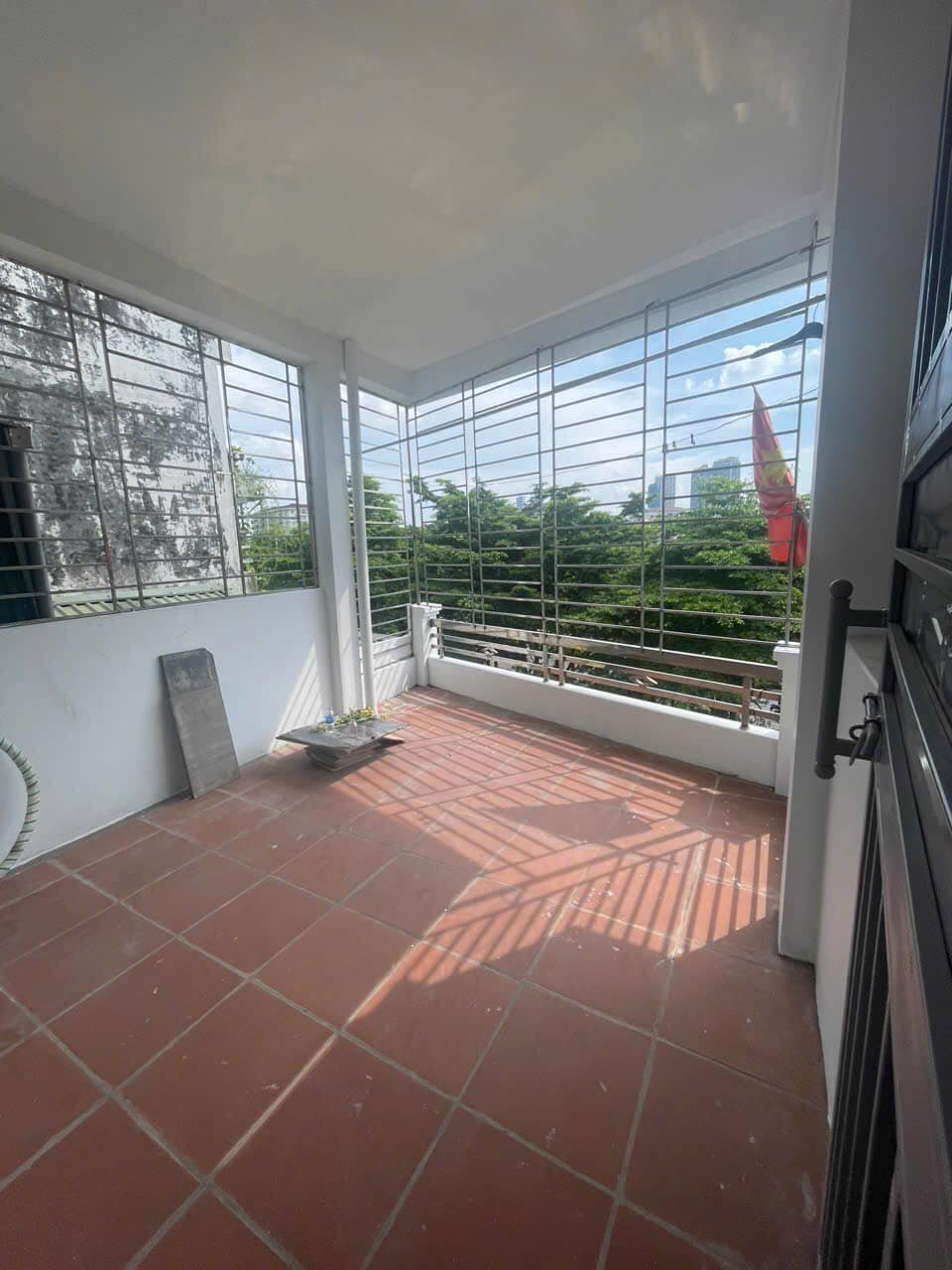 Thuê nguyên căn 6 tầng làm kinh doanh, ở- Đường Bưởi, Ba Đình. 2