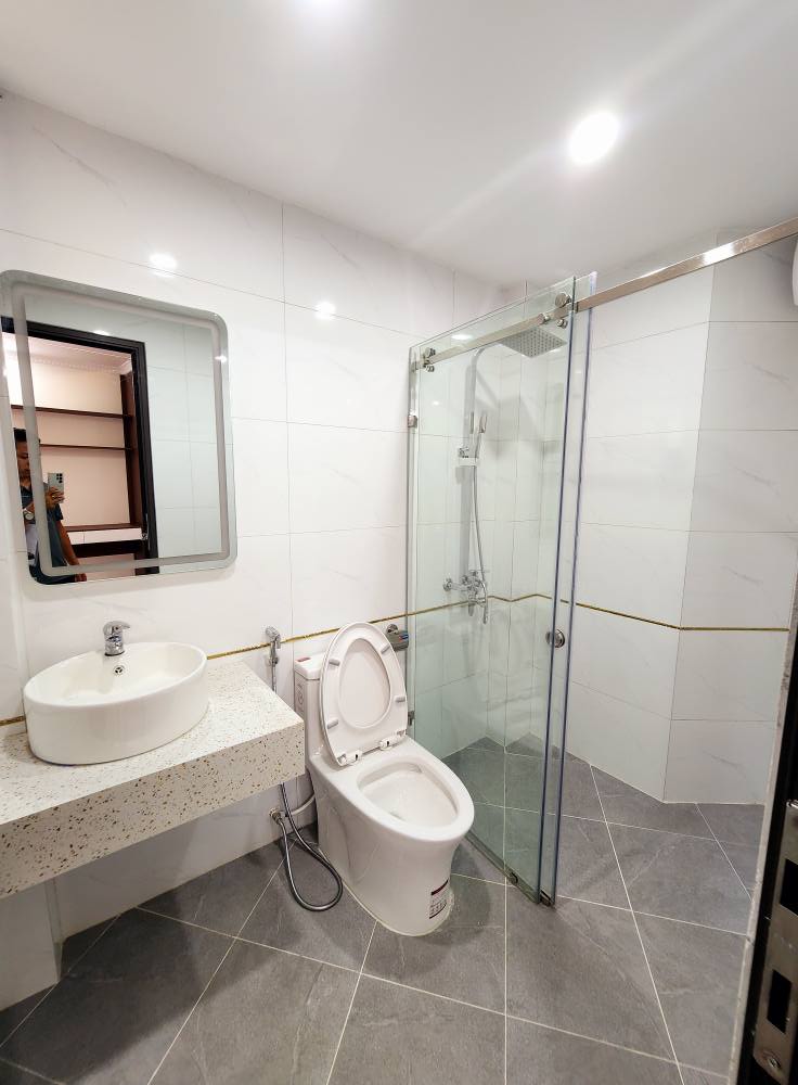 NHÀ TẠI BA ĐÌNH 50M2-6 TẦNG THANG MÁY- 4M MT- 12.5 TỶ 4