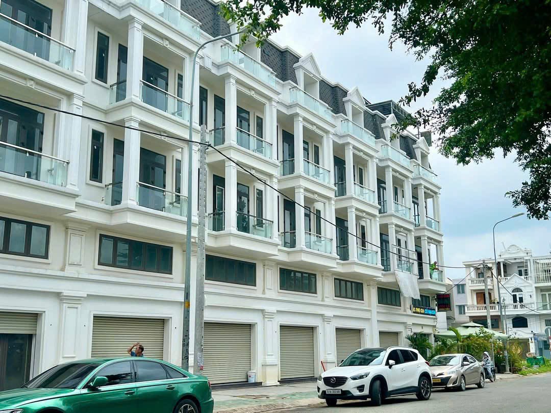 Cần bán shophouse đối diện chợ An Sương, Diện tích 340 - 450m², kinh doanh đa ngành 6