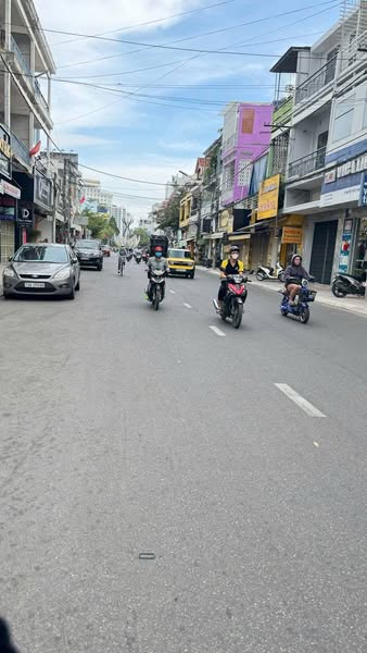 BÁN 4 TẦNG NGAY TTTP MẶT TIỀN ĐƯƠNG NGUYỄN TRÃI-P.NHA TRANG