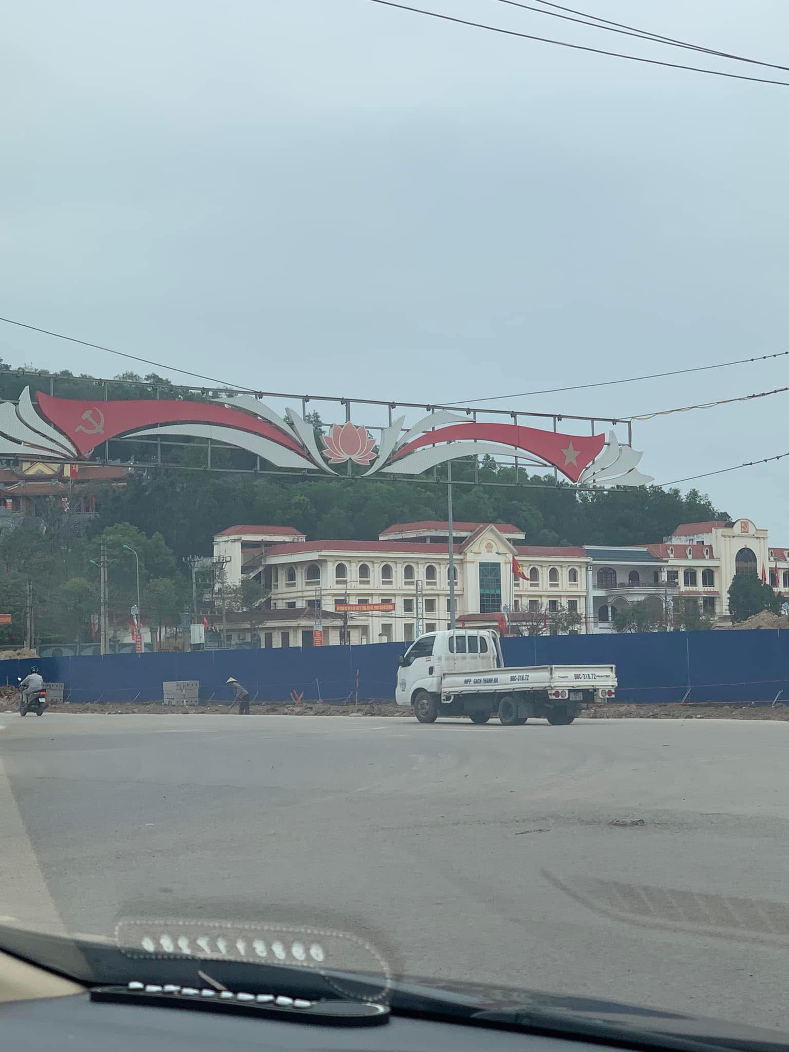 CẦN RA GẤP 1 LÔ ĐẤT  HƯƠNG MẠC- TỪ SƠN ( SÁT VÁCH ANH ĐÔNG ANH )