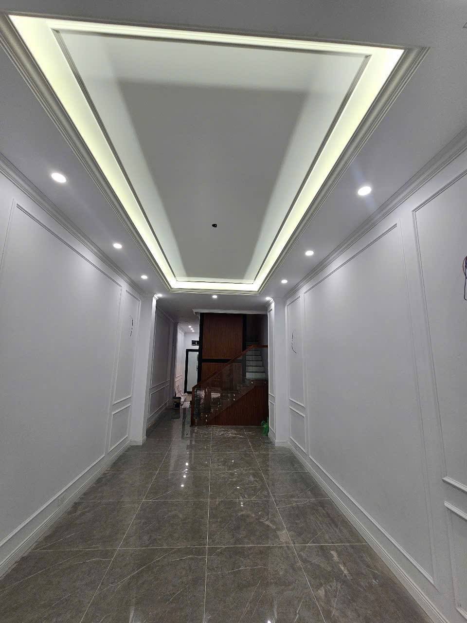 PHÂN LÔ-LĨNH NAM HOÀNG MAI-50M 5T THANG MÁY-ÔTÔ TRÁNH-VỈA HÈ-VIEW HỒ-KINH DOANH 5