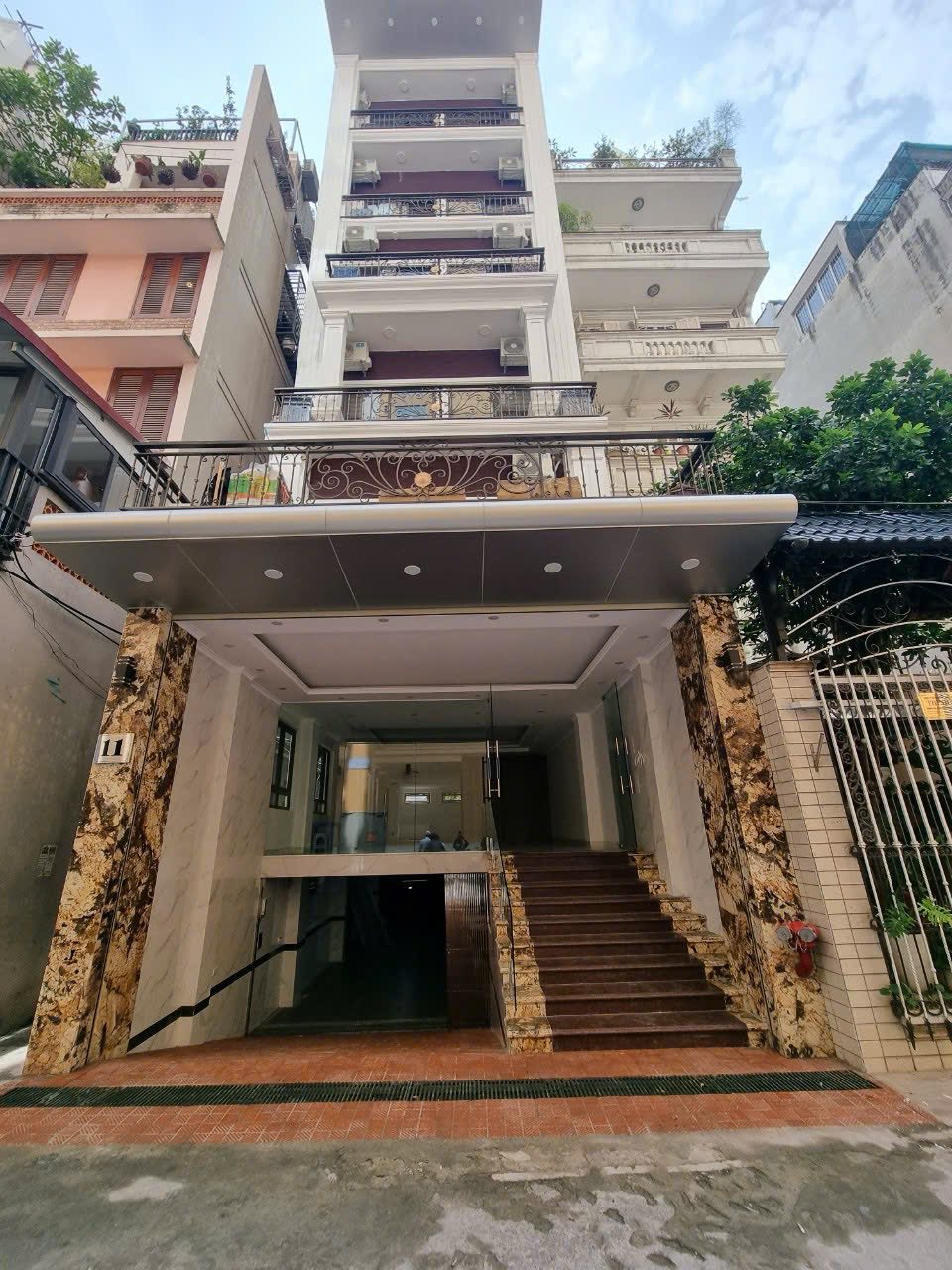 Building ÔTÔ Tránh 200M Ra Hồ Tây 9 Tầng 51.5 Tỷ  Lô Góc 3 Mặt giữ tiền siêu đẹp