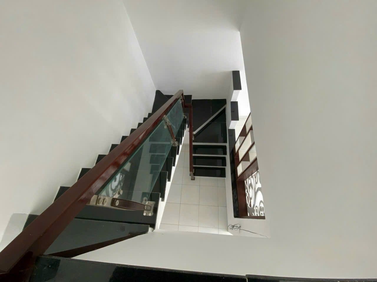 BÁN NHÀ 2 TẦNG HẺM Ô TÔ GÒ CHÙA PHƯỚNG TÂY NHA TRANG 4