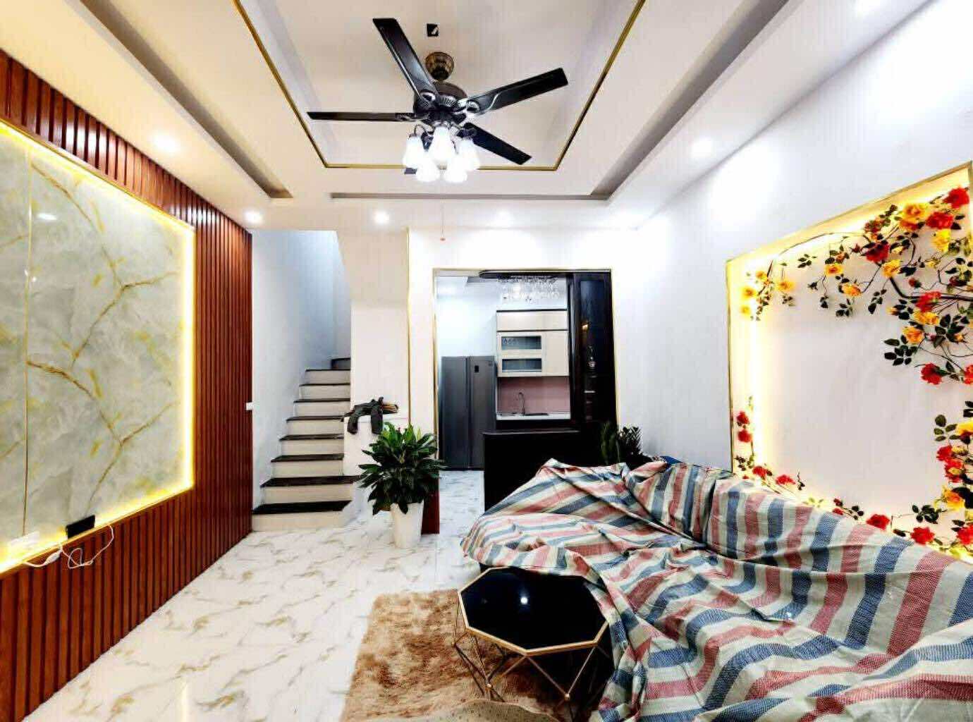 TT Hai Bà Trưng, Nhà Đẹp Dân Xây, Ngõ Nông Gần Phố, 45m - 5 Tầng Hơn 7 Tỷ