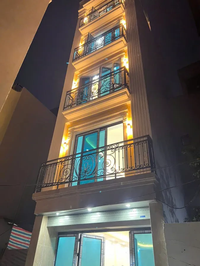 NHÀ MỚI NGÕ Ô TÔ GARA Ô TÔ Ngọc Thụy 48m2 X 7 tầng mặt tiền 4m, 13.05 Tỷ Long Biên.