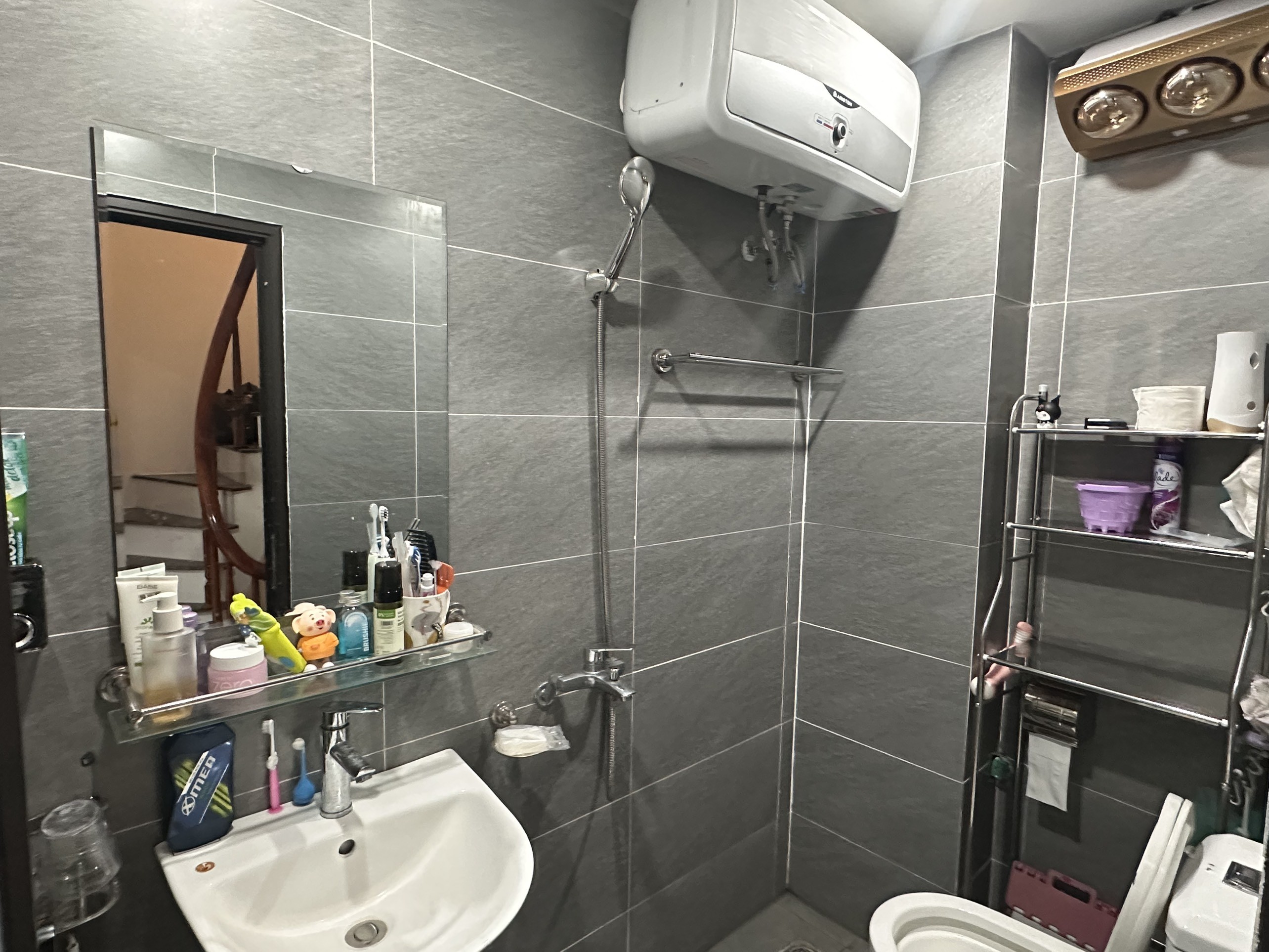 Bán nhà sau chợ Lai Xá, Hoài Đức. Sổ đỏ 30m2 nhà 5 tầng full nội thất. 180m đến Quốc Lộ 32 6