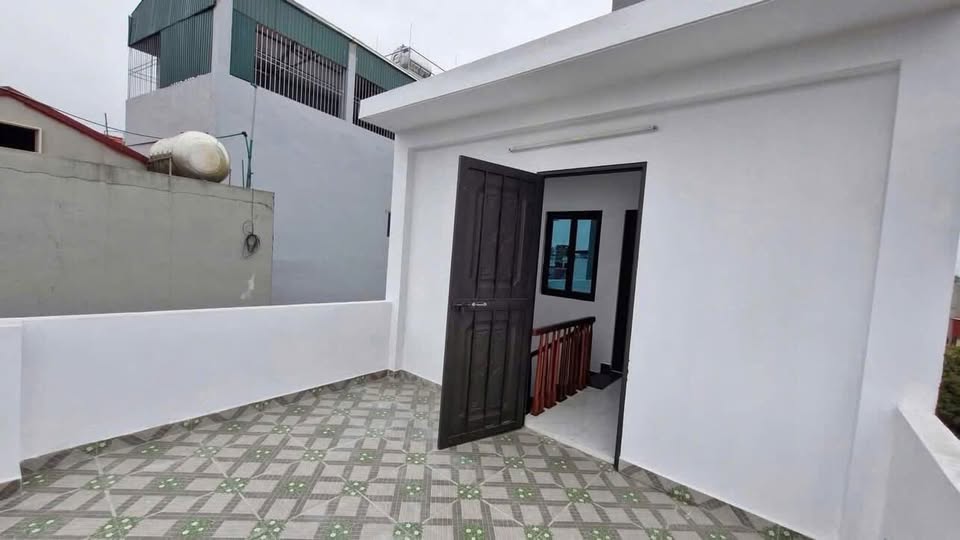 Bán nhà cạnh chợ trung tâm Tân Lập, Đan Phượng. Đơn lập 41m2 xây 5 tầng. Ngõ thông thoáng 6