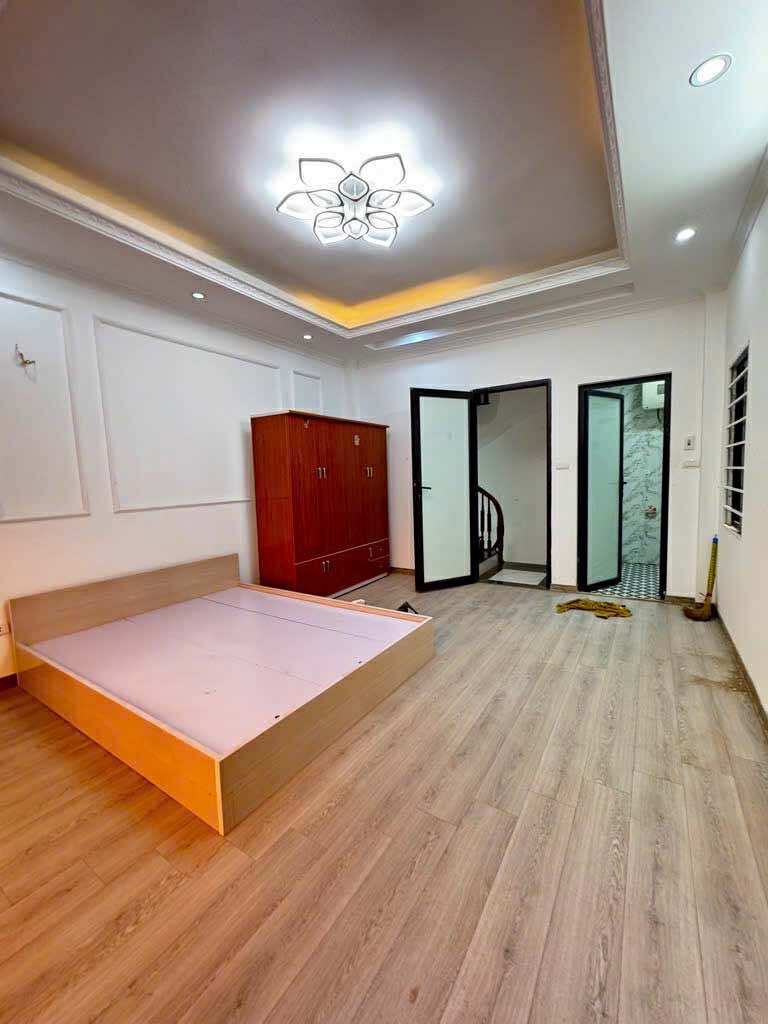 Vĩnh Hưng, Lĩnh Nam, Nhà 5 Tầng, 3 Ngủ, 1 Bước Ra Phố, Chỉ Hơn 5 Tỷ 2