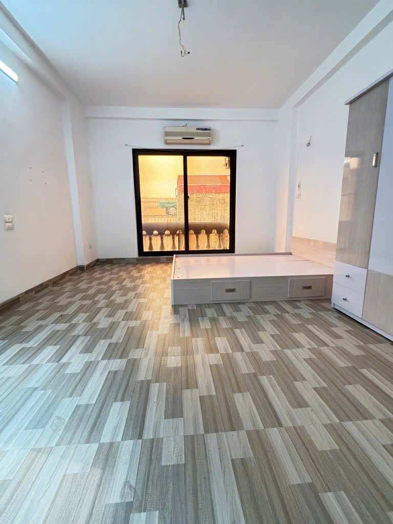 Vĩnh Hưng, Lĩnh Nam, Nhà 5 Tầng, 3 Ngủ, 1 Bước Ra Phố, Chỉ Hơn 5 Tỷ 3