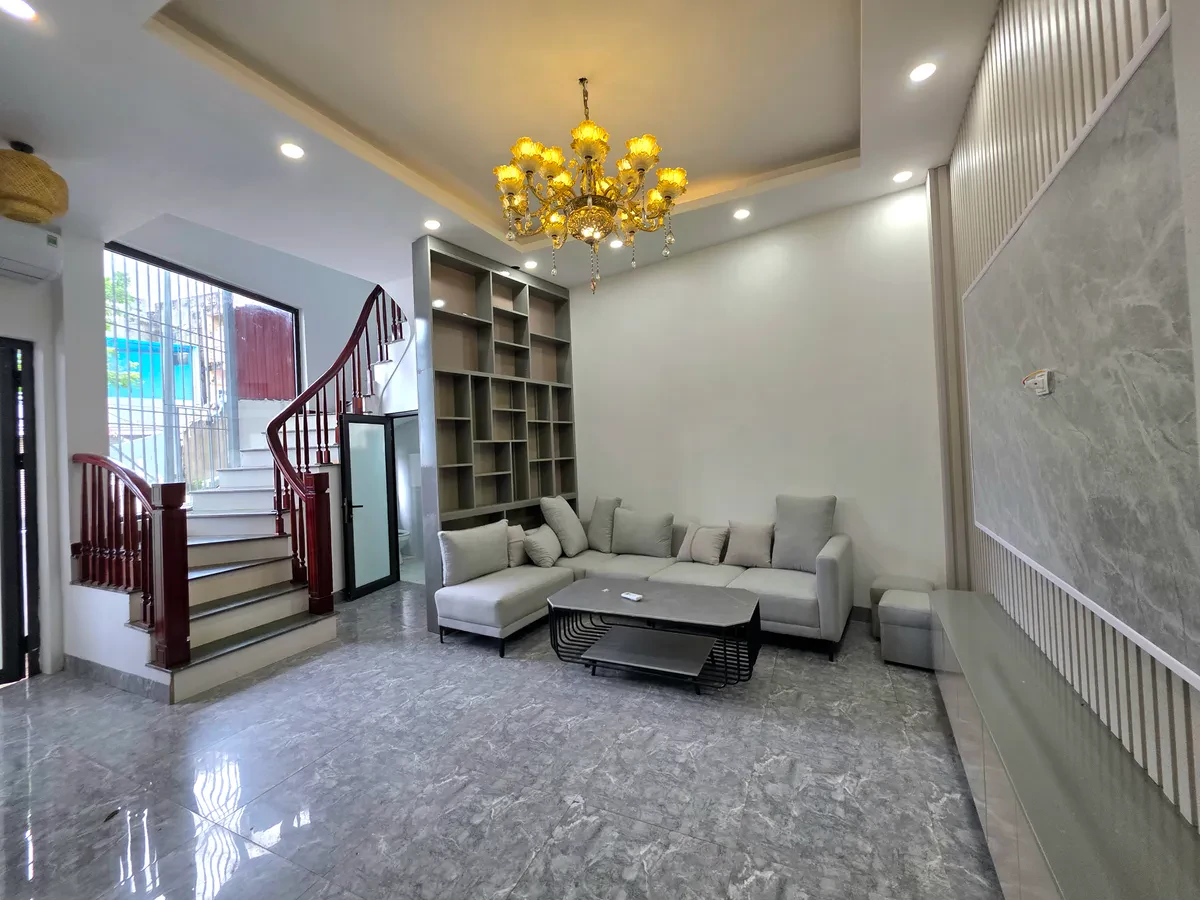 BÁN NHÀ RIÊNG Phố Bát Khối 53.5m2 X 4 Tầng mặt tiền 5m,6.2 tỷ Long Biên. 3
