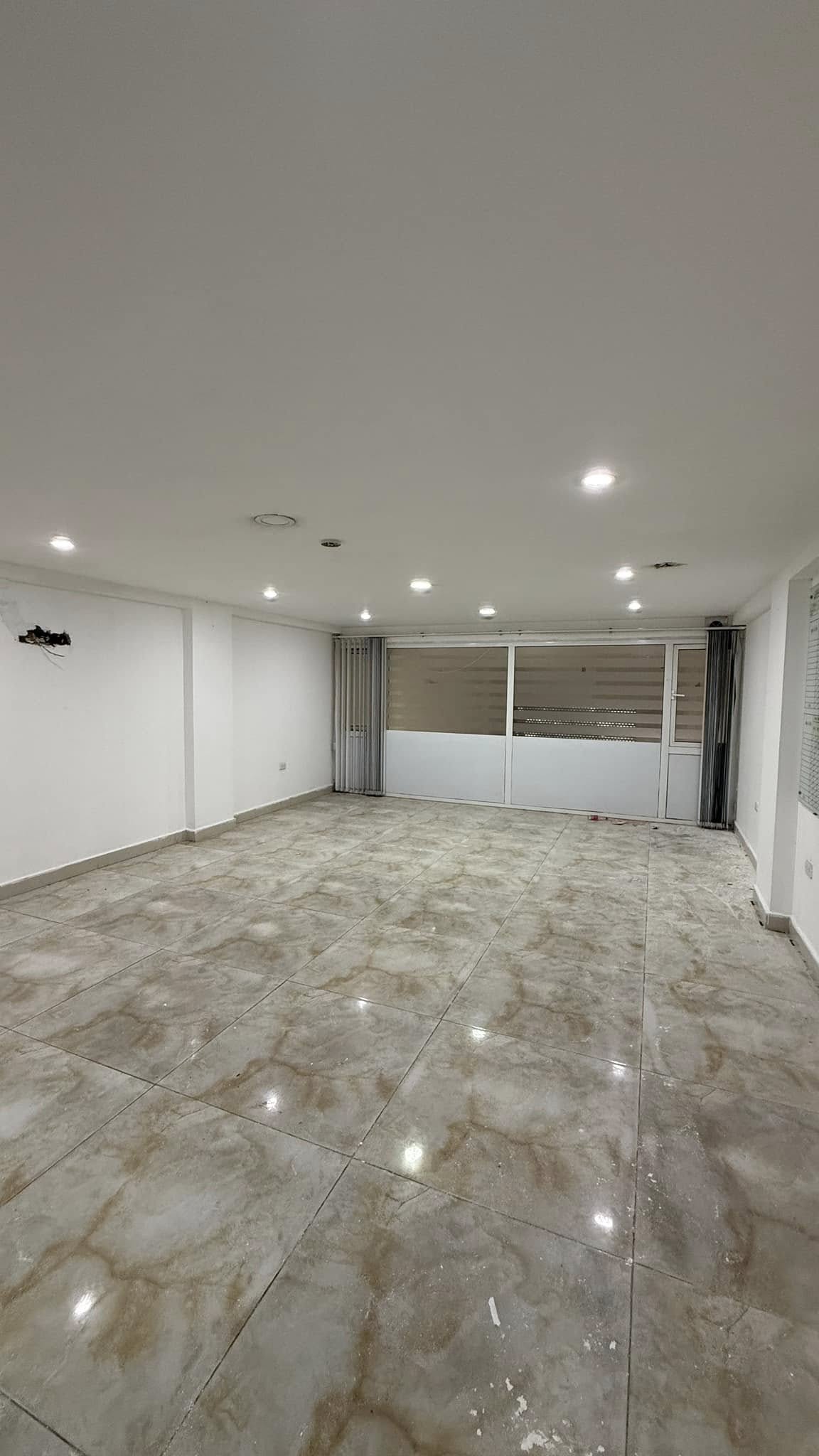 GIẢM NGAY 5 TỶ TÒA NHÀ VĂN PHÒNG MẶT PHỐ VIP QUẬN BA ĐÌNH – VỈA HÈ ĐÁ BÓNG 2