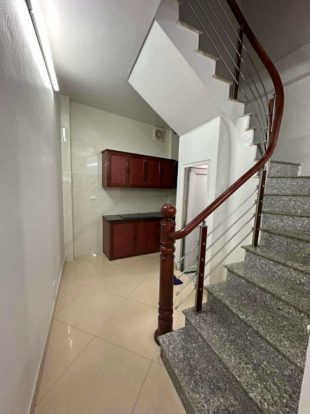 Kim Ngưu, Nhà Lô Góc, 20m Ra Mặt Phố, Dân Xây, Ngõ Thông, Chỉ Hơn 6 Tỷ 2