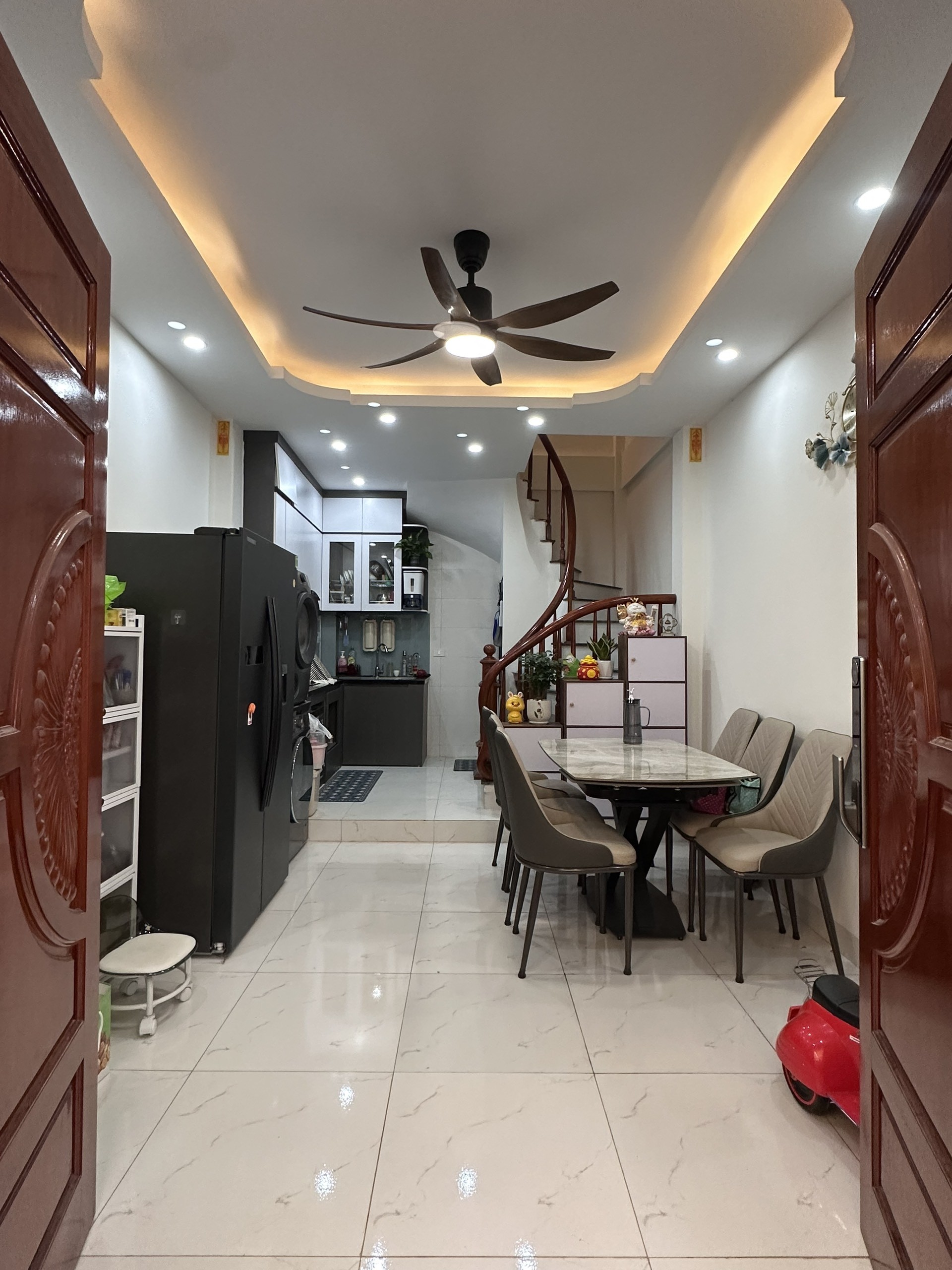 Bán nhà sau chợ Lai Xá, Hoài Đức. Sổ đỏ 30m2 nhà 5 tầng full nội thất. 180m đến Quốc Lộ 32 7