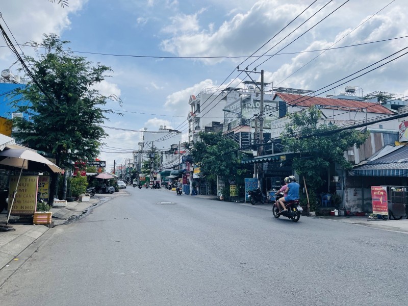 Bán nhà mặt tiền Tân Bình-cạnh chợ-ngang 4m-sổ vuông-kinh doanh sầm uất-giá tốt