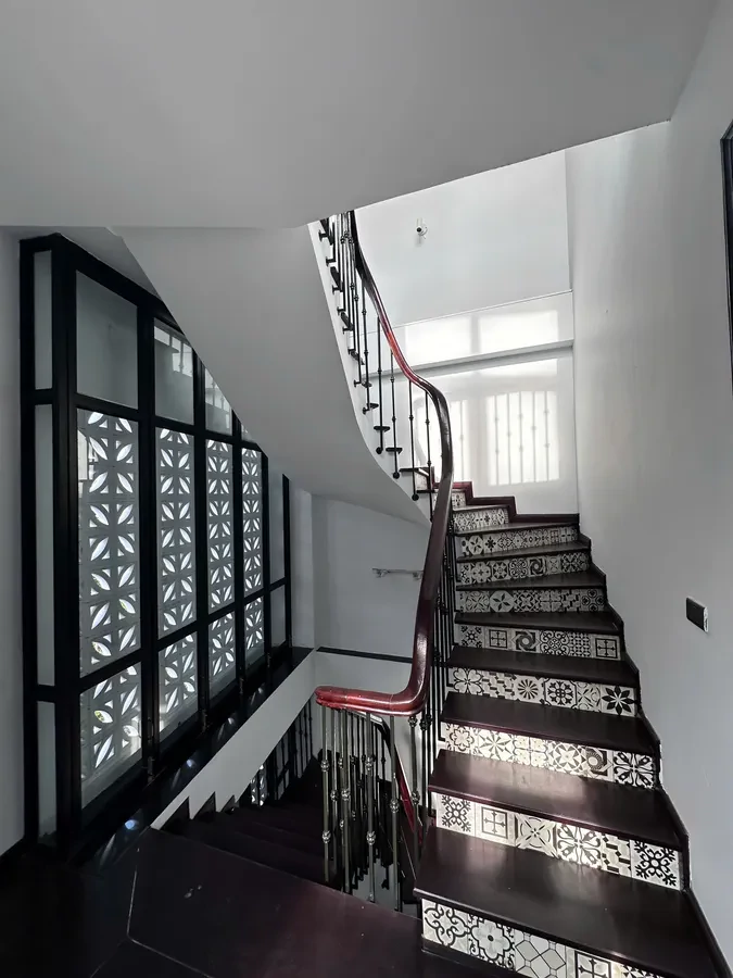 NHÀ MỚI Ô TÔ QUA VÀO NHÀ Phố Nguyễn Văn Cừ 45m2 X 5 tầng,14 tỷ Long Biên. 5