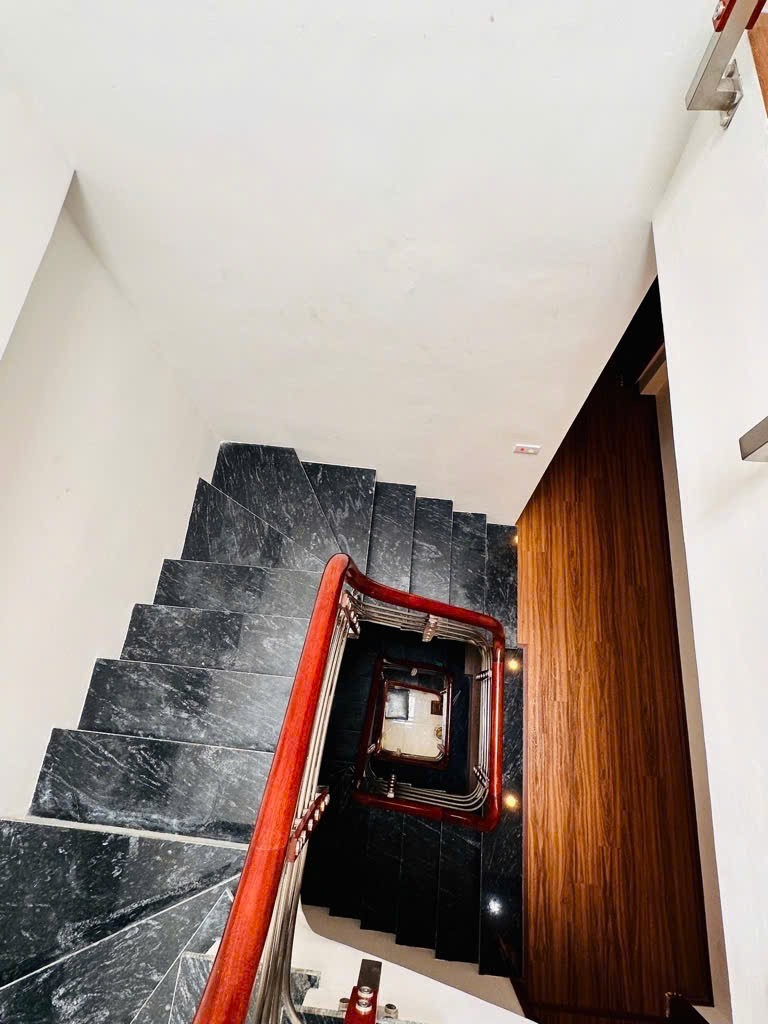 42m2 NHÀ MỚI, KINH DOANH, Ô TÔ ĐỖ CỬA- 4 NGỦ, 6 tỷ - TẶNG 90% NỘI THẤT 6