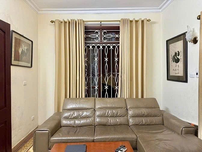 Cho thuê căn hộ tại Chương Dương Độ - Hoàn Kiếm 80m, 2 ngủ, nội thất đẹp,  giá 12 triệu
