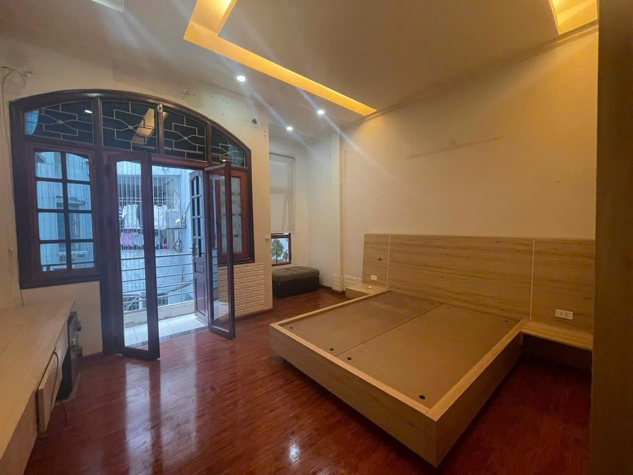 Cho thuê nhà đẹp Pháo Đài Láng - Đống Đa 40m x 4T giá 16 triệu, ở GĐ - nhóm - KD online