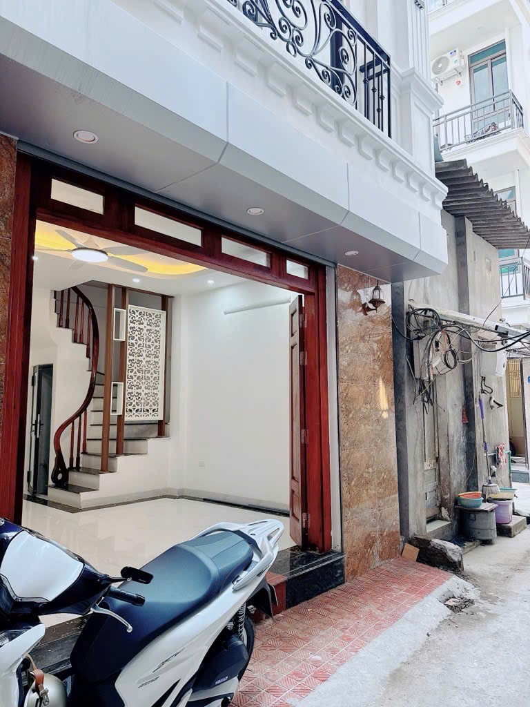 Bán nhà Minh Khai - Hai Bà Trưng 33m x 5T giá 8.5 tỷ, nhà mới, nội thất đẹp, 2 thoáng