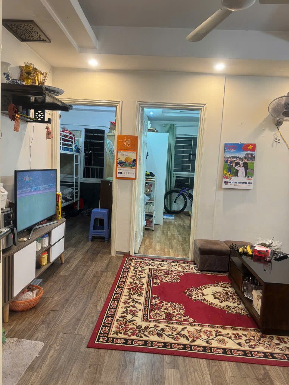 Bán căn hộ CCMN 1194 đường Láng - Đống Đa 50m, căn góc, giá 1.85 tỷ, 20M ra ô tô