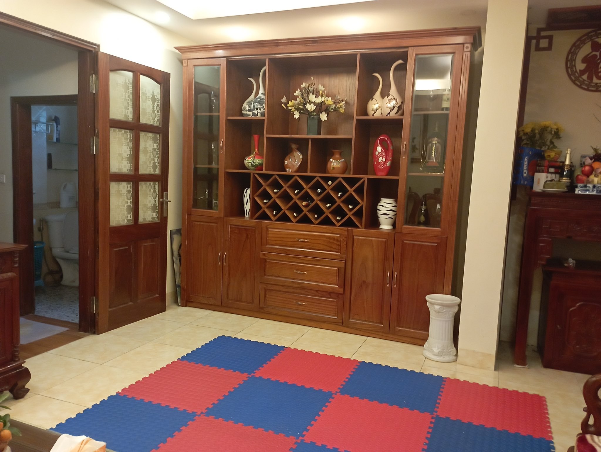 Cho thuê nhà nguyên căn 5 tầng ngõ 79 đường Cầu Giấy. - Diện tích: 35m2 x 5 tầng 4pn 4wc. Tầng 1: k 2