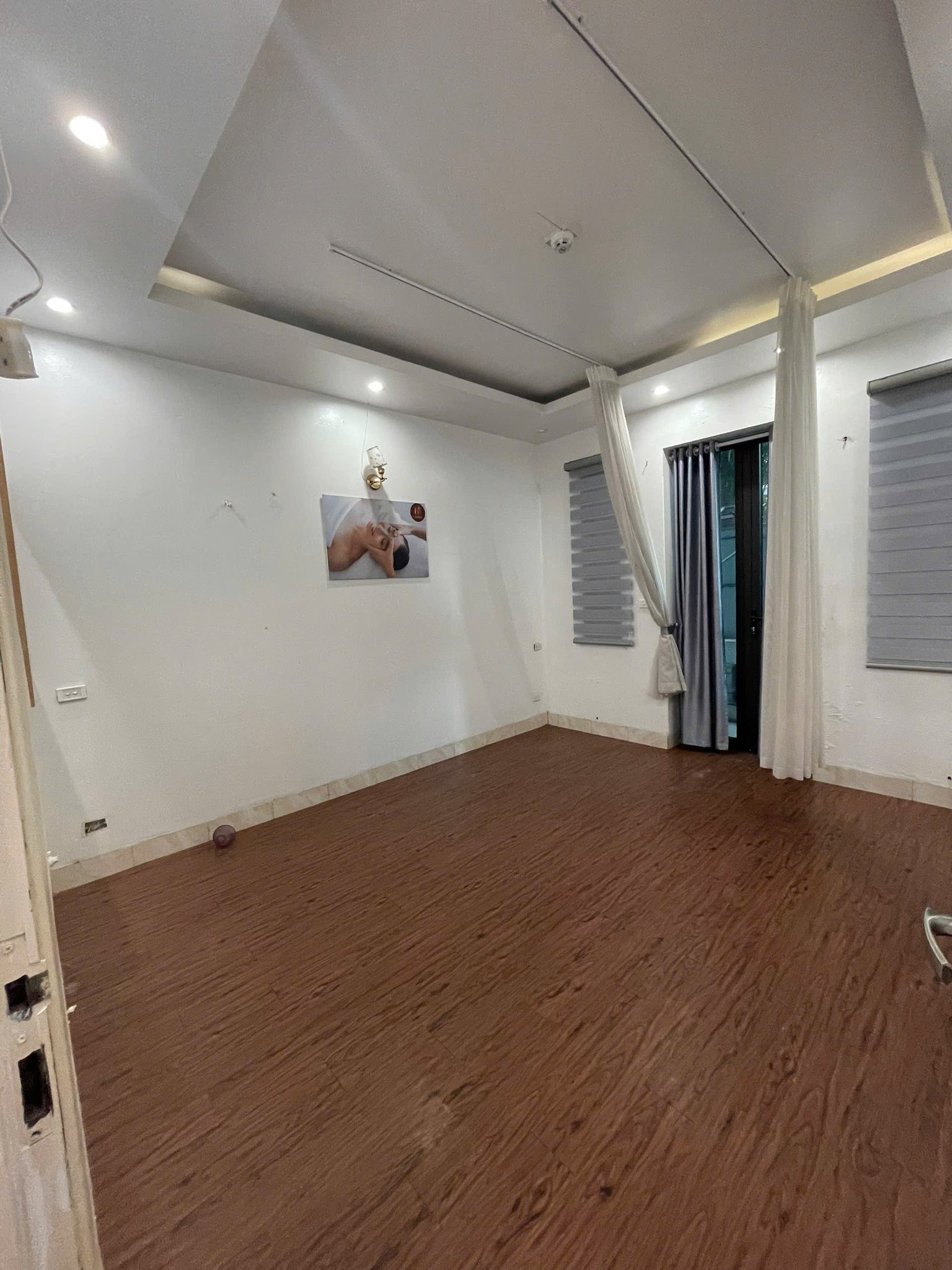 Cho thuê nhà riêng vỉa hè, ô tô, KD Đỗ Quang - Cầu Giấy 55m x 5T - 2 mặt tiền, giá 26TR 2