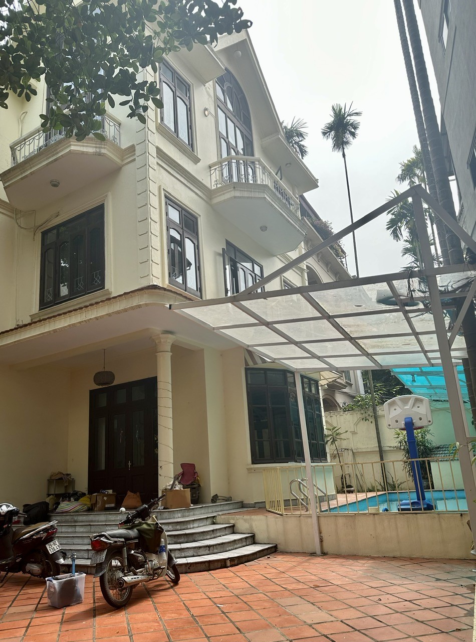 Cho thuê biệt thự Tô Ngọc vân, Tây Hồ 450m x 4T giá 115 triệu, ở và kinh doanh đa dạng 2