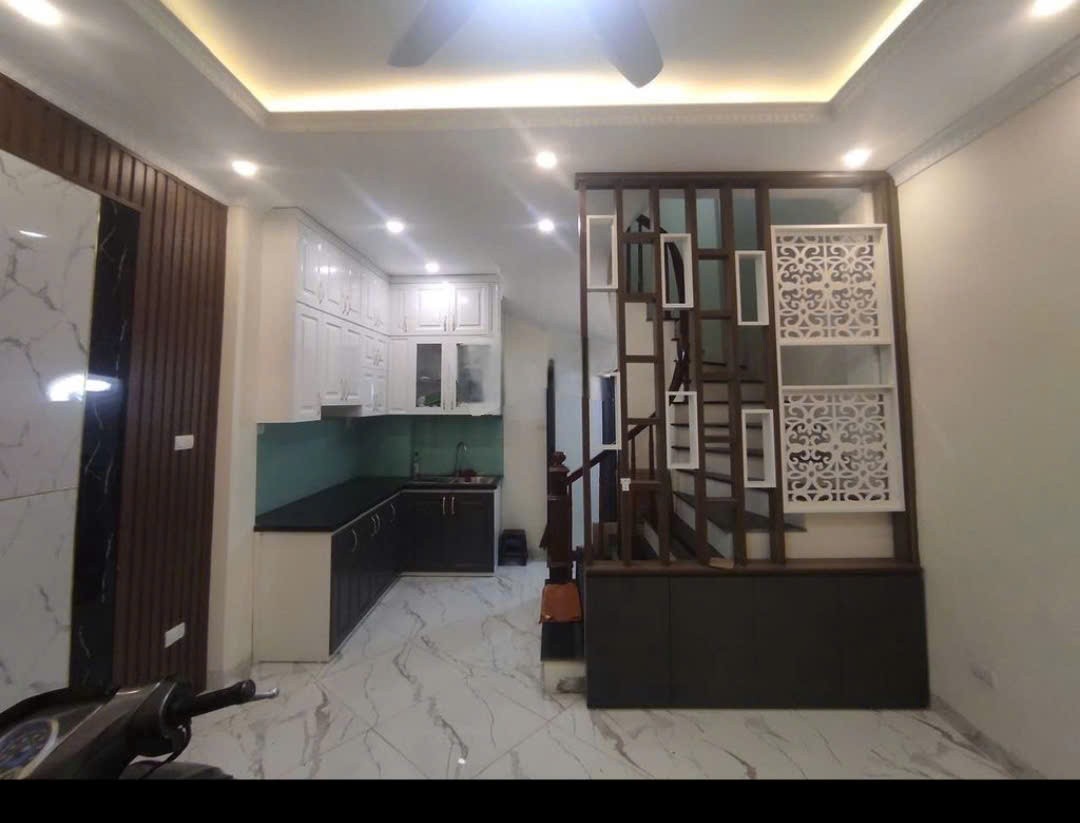 Cho Thuê nhà ngõ 38 Đê Tô Hoàng -  Hai Bà Trưng 30m x 5T giá 13 triệu, 20m ra ô tô 2