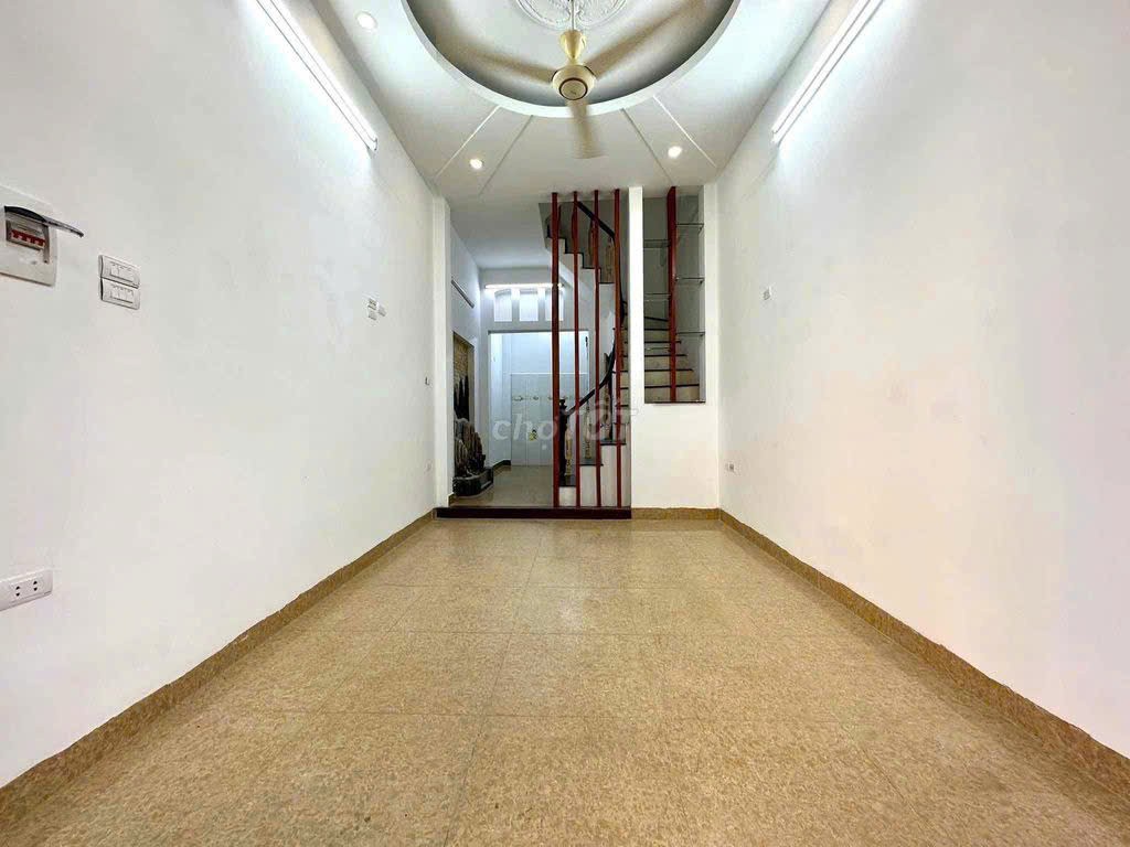 Cho thuê nhà Linh Quang - Đống Đa, 30m ra hồ, KD mọi mô hình, ngõ ô tô giá 15 triệu 2