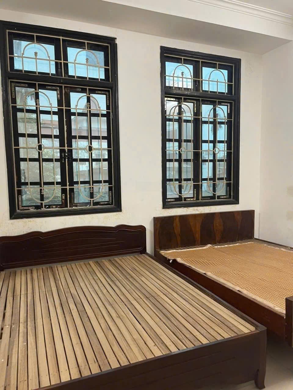 Cho thuê nhà riêng gần 175 đường Cầu Giấy 48m x 3 tầng, 3 ngủ giá 12 triệu, 10m ra ô tô 3