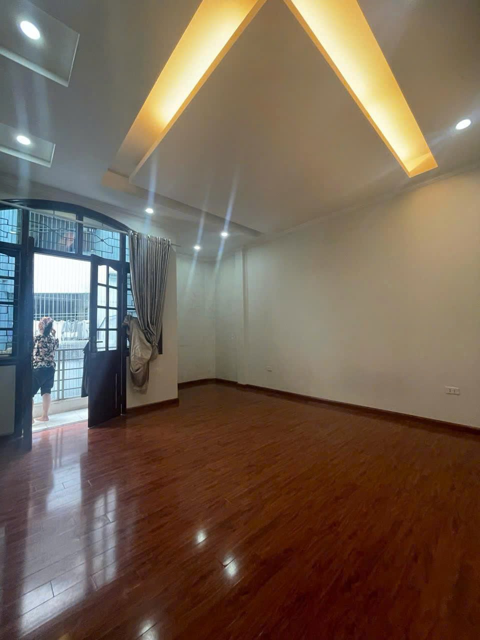 Cho thuê nhà đẹp Pháo Đài Láng - Đống Đa 40m x 4T giá 16 triệu, ở GĐ - nhóm - KD online 3