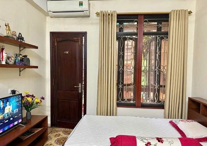 Cho thuê căn hộ tại Chương Dương Độ - Hoàn Kiếm 80m, 2 ngủ, nội thất đẹp,  giá 12 triệu 4