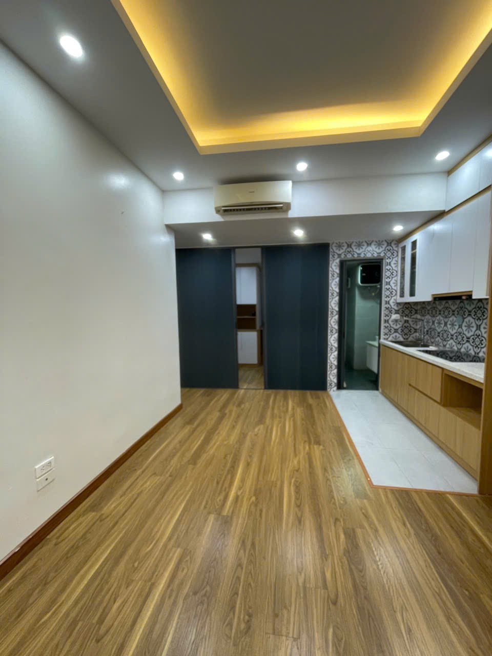 Cần bán căn hộ 5A Lê Đức Thọ - Cầu Giấy 41m, 2 ngủ, full đồ giá 3.55 tỷ, sẵn sổ 4