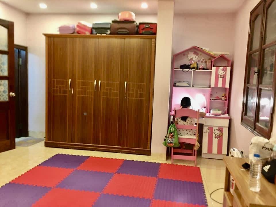 Cho thuê nhà nguyên căn 5 tầng ngõ 79 đường Cầu Giấy. - Diện tích: 35m2 x 5 tầng 4pn 4wc. Tầng 1: k 4