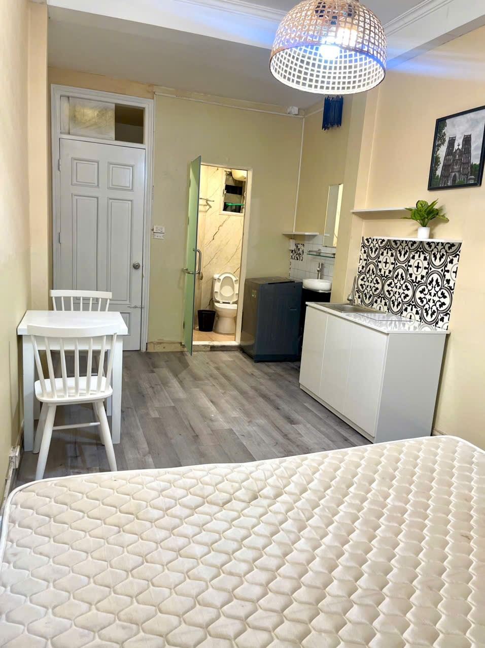 Cho thuê nhà 30m x 6T thang máy, làm HOMESTAY sát MP Phan Chu Trinh - Hoàn Kiếm 27TR