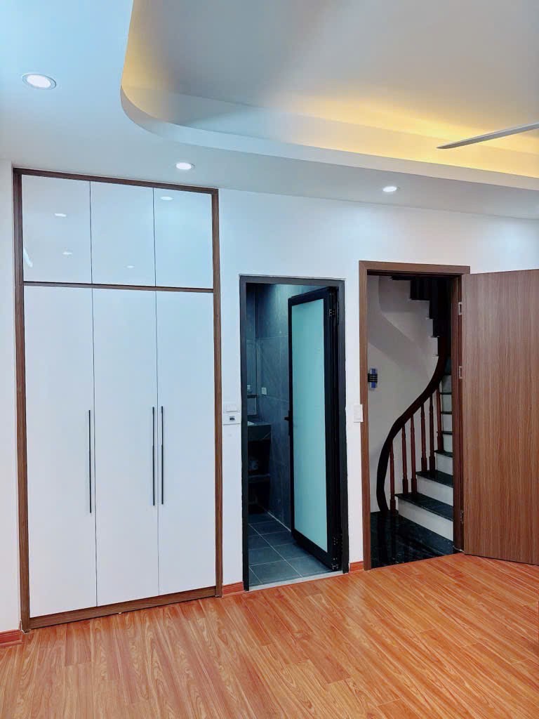 Bán nhà Minh Khai - Hai Bà Trưng 33m x 5T giá 8.5 tỷ, nhà mới, nội thất đẹp, 2 thoáng 4