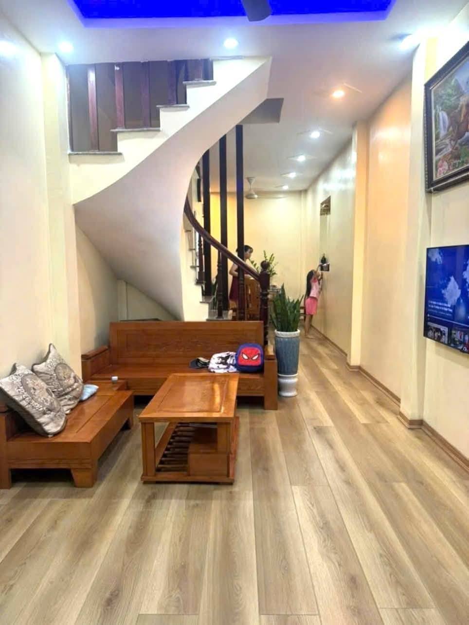 HUYỀN KỲ Hà ĐÔNG -ÔTÔ ĐỖ CỬA - 46m CHỈ VƠI 7Đ -HAI THOÁNG VĨNH VIỄN - TẶNG NỘI THẤT CƠ BẢN - NHÀ