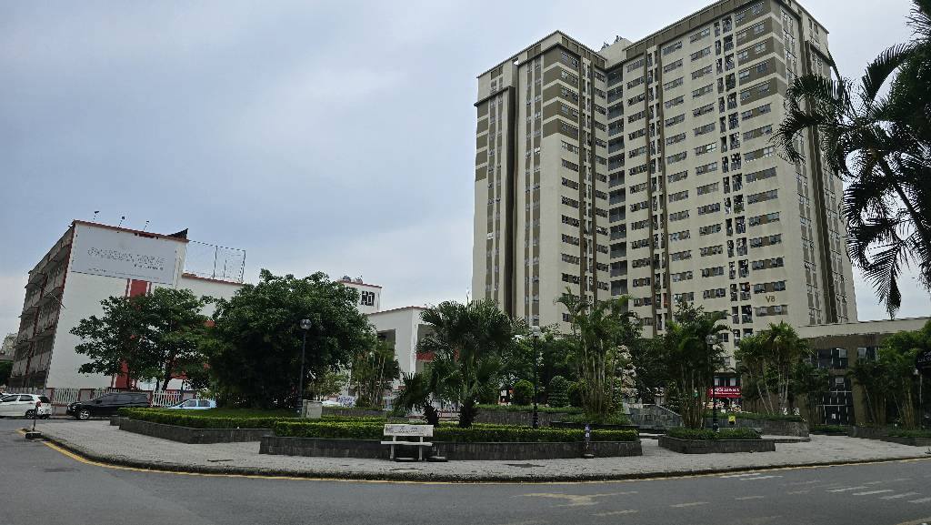 BA LA HÀ ĐÔNG - 51M NHỈNH 15 TỶ -NHÀ MỚI -THANG MÁY - PHÂN LÔ VỈA HÈ - Ô TÔ TRÁNH - KINH DOANH- 2