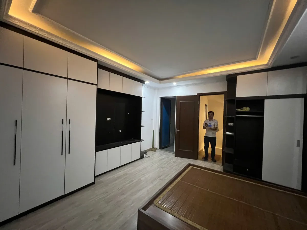 Bán nhà Tứ Hiệp, 50m2 x 5 tầng, ô tô vào nhà, 8.2 tỷ 2