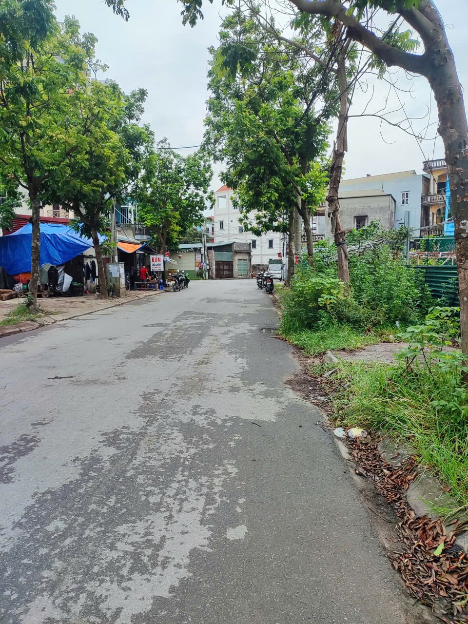 ĐẤT ĐẸP-PHÂN LÔ -Ô TÔ CHẠY VÒNG QUANH -GẦN  6 TỶ