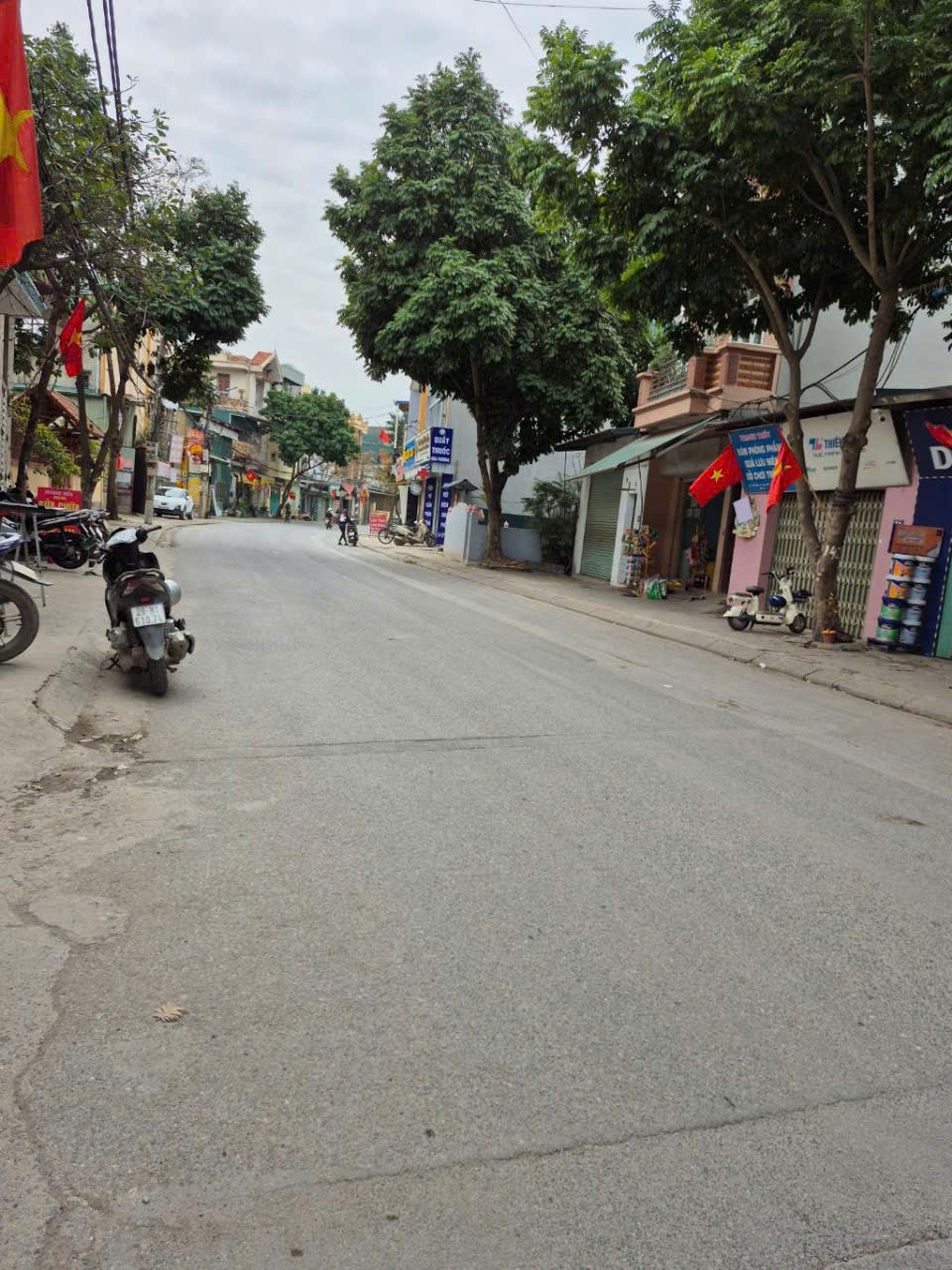 NHÀ ĐẸP NGỌC HỒI - GARA -NGÕ THÔNG -KINH DOANH - DIỆN TÍCH RỘNG - TIỆN ÍCH BẠT NGÀN  -GIÁ 3