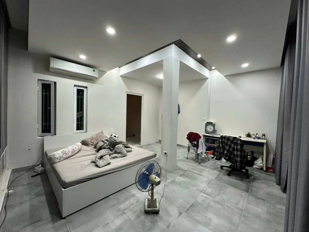 Biệt thự 256m2, 4 tầng, hồ Linh Đàm, giá 58 tỷ 2